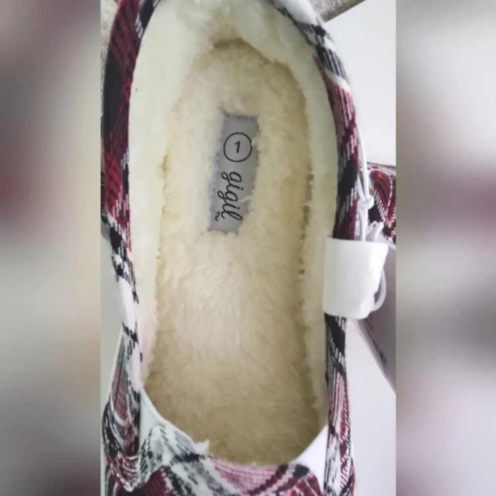 Gigil Girls Plaid Slip On Sneakers Faux Fur Lined I Have‎ 3 SIZE (1) And One 13